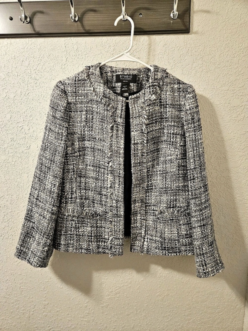 Studio by Liz Claiborne Tweed-Style Blazer in Gray & White Petite 12 Like New